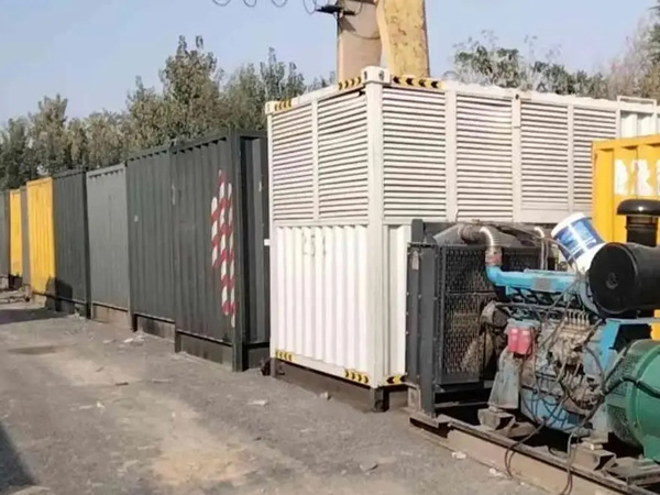 兴县200KW柴油发电机机组每小时油耗是多少？
